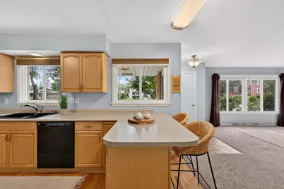 2250 N 103rd St, Wauwatosa, WI 53226 - Photo 11