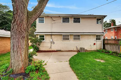 2250 N 103rd St, Wauwatosa, WI 53226 - Photo 37