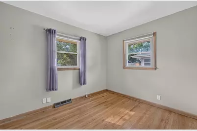 8125 W Clovernook St, Milwaukee, WI 53223 - Photo 7