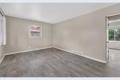 8125 W Clovernook St, Milwaukee, WI 53223 - Photo 3