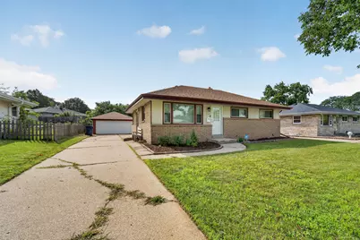 8125 W Clovernook St, Milwaukee, WI 53223 - Photo 17
