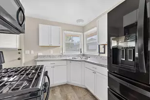 8125 W Clovernook St, Milwaukee, WI 53223 - Photo 5