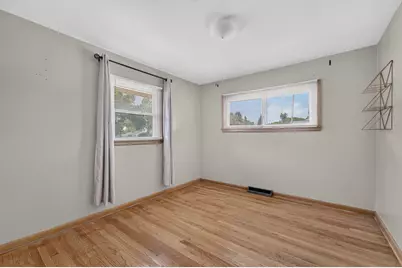 8125 W Clovernook St, Milwaukee, WI 53223 - Photo 9