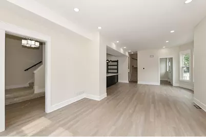 5804 W Michigan St, Wauwatosa, WI 53213 - Photo 9
