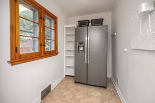 7101 N 107th St, Milwaukee, WI 53224 - Photo 7