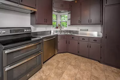 7101 N 107th St, Milwaukee, WI 53224 - Photo 23