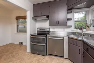 7101 N 107th St, Milwaukee, WI 53224 - Photo 5
