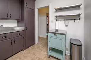 7101 N 107th St, Milwaukee, WI 53224 - Photo 13