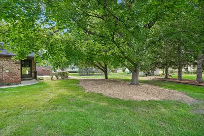 17690  Nassau Dr, Brookfield, WI 53045 - Photo 5