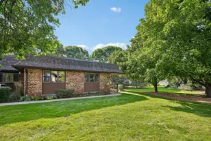 17690 Nassau Dr, Brookfield, WI 53045 - Photo 3