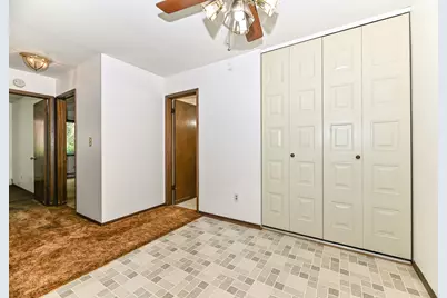6183 W Howard Ave #9, Greenfield, WI 53220 - Photo 15