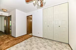 6183 W Howard Ave, Greenfield, WI 53220 - Photo 15