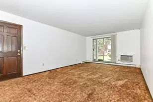 6183 W Howard Ave, Greenfield, WI 53220 - Photo 5