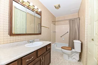 6183 W Howard Ave #9, Greenfield, WI 53220 - Photo 23