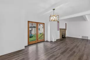 634 E Oak Grove St, Juneau, WI 53039 - Photo 33