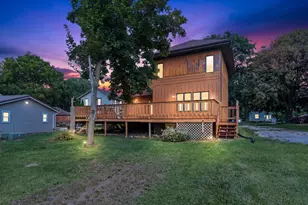634 E Oak Grove St, Juneau, WI 53039 - Photo 17