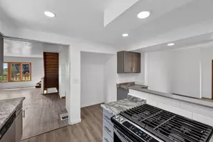 634 E Oak Grove St, Juneau, WI 53039 - Photo 37