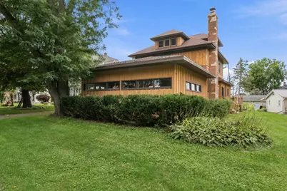 634 E Oak Grove St, Juneau, WI 53039 - Photo 9