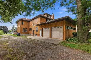 634 E Oak Grove St, Juneau, WI 53039 - Photo 7