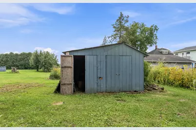 634 E Oak Grove St, Juneau, WI 53039 - Photo 5