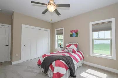 W175N5262  Highridge Dr, Menomonee Falls, WI 53051 - Photo 17