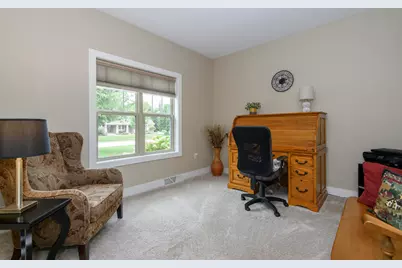 W175N5262  Highridge Dr, Menomonee Falls, WI 53051 - Photo 19