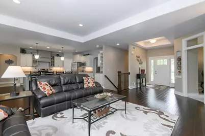 W175N5262  Highridge Dr, Menomonee Falls, WI 53051 - Photo 5