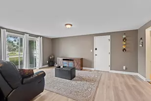 6074 Thornapple Ln, Greendale, WI 53129 - Photo 9