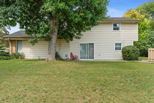 6074 Thornapple Ln, Greendale, WI 53129 - Photo 21