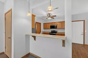 230 Hilldale Dr, Hartford, WI 53027 - Photo 9