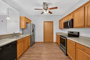 230 Hilldale Dr, Hartford, WI 53027 - Photo 11