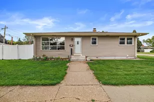 2306 17th Ave, Kenosha, WI 53140 - Photo 1