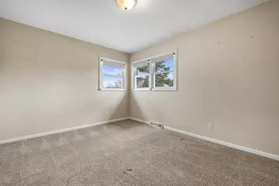 2306  17th Ave, Kenosha, WI 53140 - Photo 9