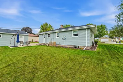 427  Airpark Rd, Plymouth, WI 53073 - Photo 17