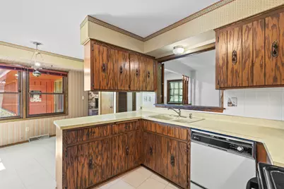 10538  Robinwood Ct, Cedarburg, WI 53012 - Photo 13