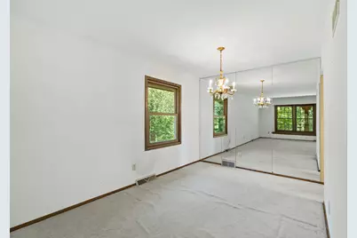 10538  Robinwood Ct, Cedarburg, WI 53012 - Photo 7