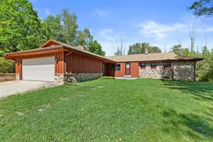 10538 Robinwood Ct, Cedarburg, WI 53012 - Photo 31