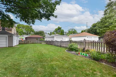 2207 N 66th St, Wauwatosa, WI 53213 - Photo 33