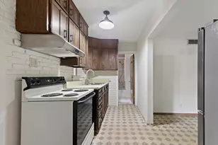 5945 S 20th St, Milwaukee, WI 53221 - Photo 7