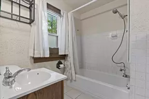 5945 S 20th St, Milwaukee, WI 53221 - Photo 15
