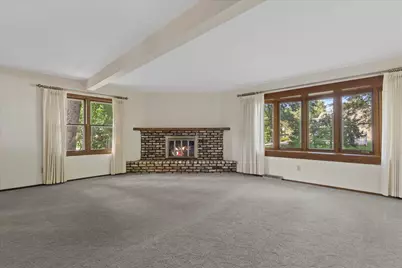 5945 S 20th St, Milwaukee, WI 53221 - Photo 13