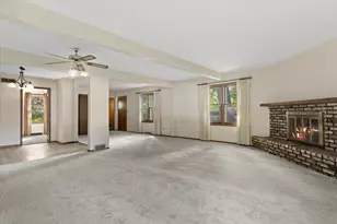 5945 S 20th St, Milwaukee, WI 53221 - Photo 11