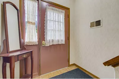 3755  Kettle View Dr, Hartford, WI 53086 - Photo 5