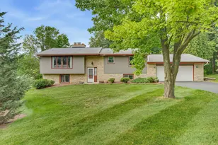 3755 Kettle View Dr, Hartford, WI 53086 - Photo 1