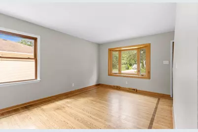 3420 S 81st St, Milwaukee, WI 53219 - Photo 11