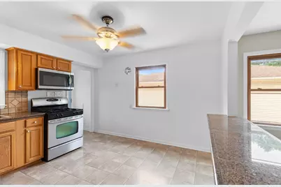 3420 S 81st St, Milwaukee, WI 53219 - Photo 17