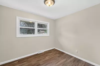 2702  Loraine Ave, Racine, WI 53404 - Photo 9