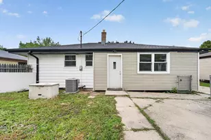 2702 Loraine Ave, Racine, WI 53404 - Photo 17