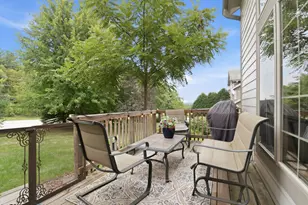 3610 Oak Valley Ln, Waukesha, WI 53188 - Photo 3