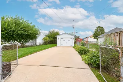 1247  Illinois St, Racine, WI 53405 - Photo 27